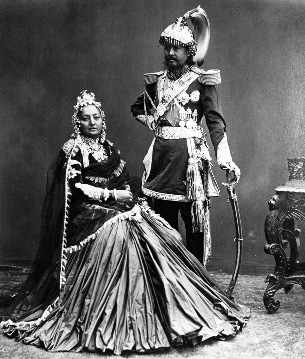 Maharaja van Nepal en zijn Vrouw door S. and Shepherd, C. Bourne