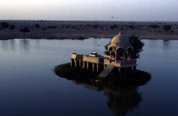 Jag Mandir op het Pichola-meer door School Indian