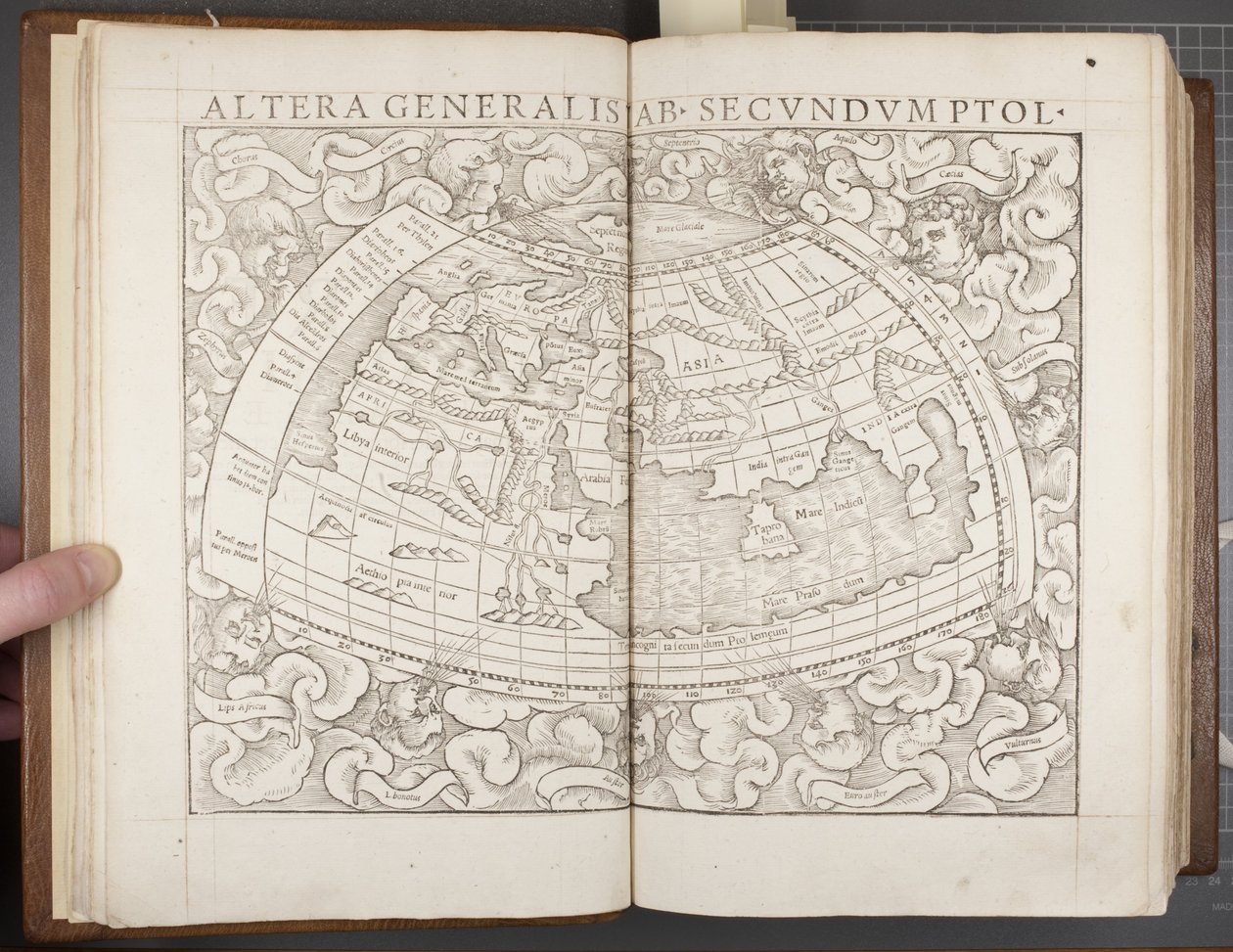 Globe, uit Cosmographia, 1544 door Sebastian Munster