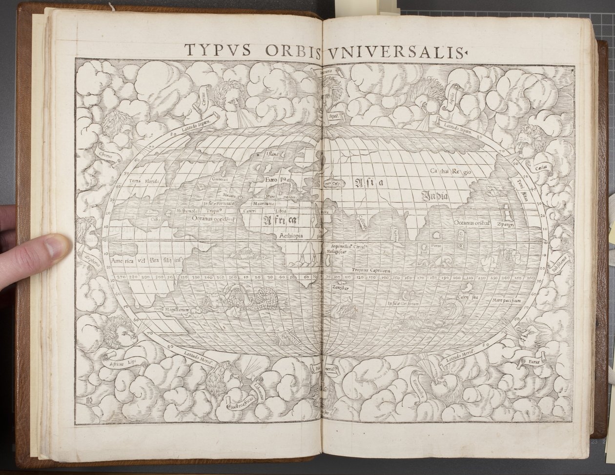 Globe, uit Cosmographia, 1544 door Sebastian Munster