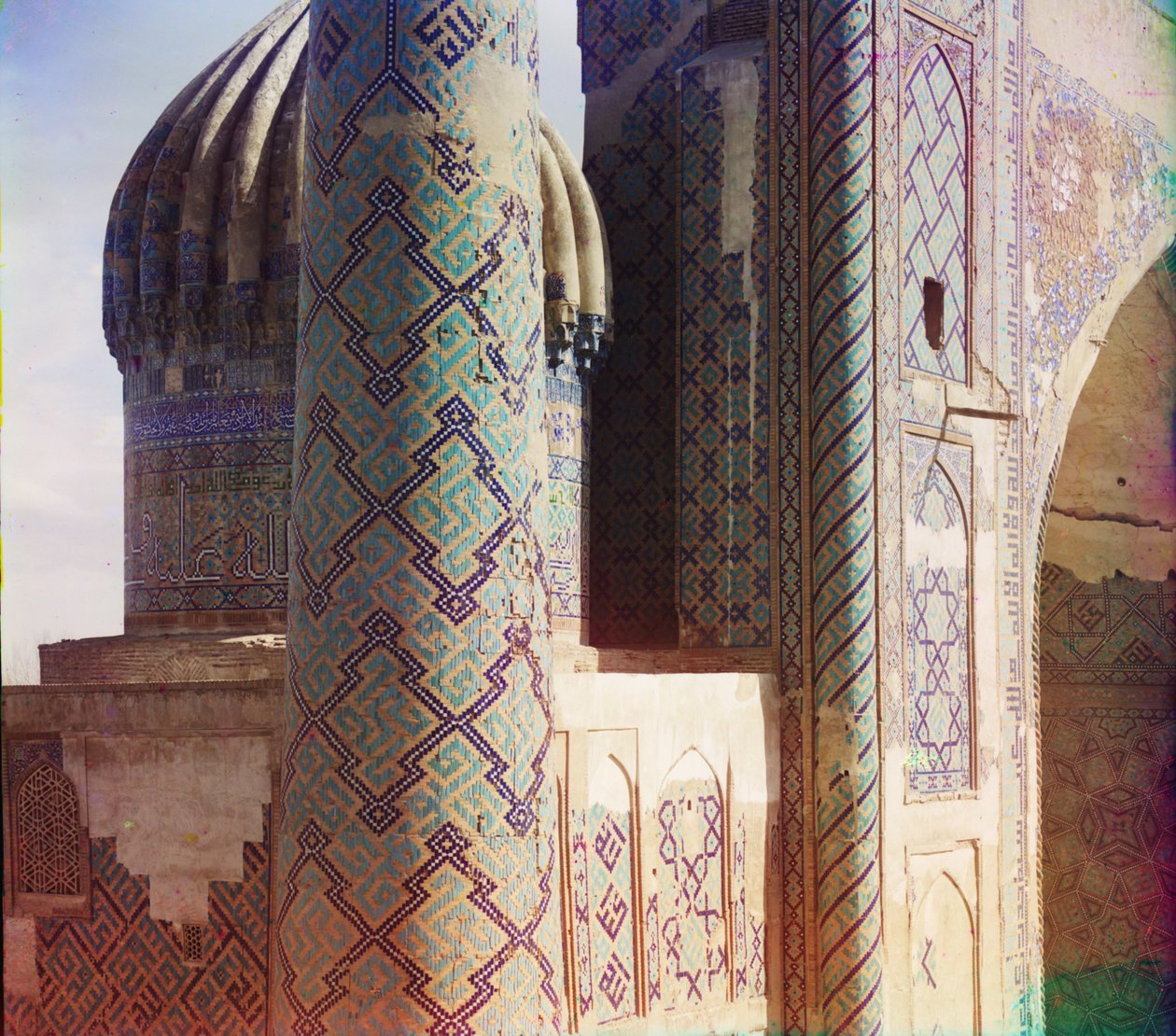 Shir-Dar madrasa, minaret en koepel, Samarkand door Sergey Prokudin Gorsky