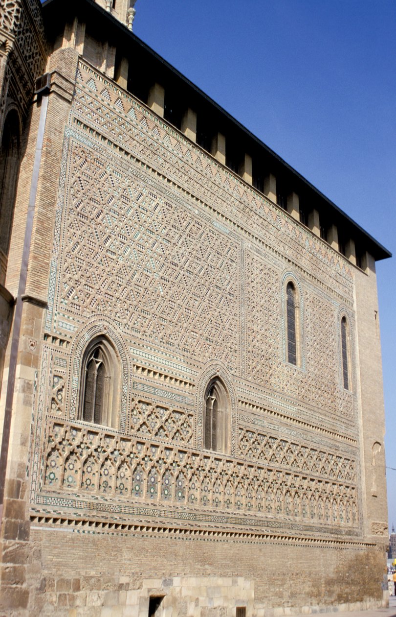 Spanje, Zaragoza. La Seo, Mudejar-muur. door Spanish School