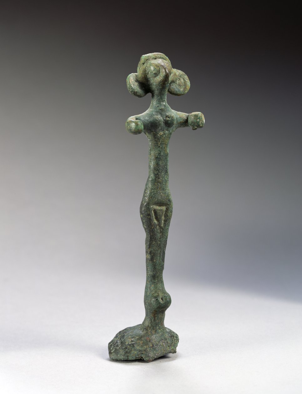 Vrouwelijk figuur, begin 2e millennium v.Chr. (brons) door Syrian