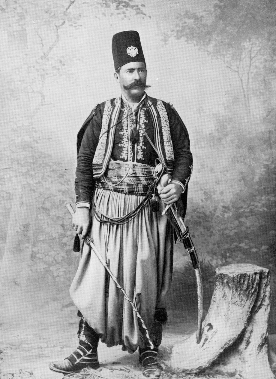 Syrische man in traditionele kleding en met een tarboosh door Tancrede Dumas