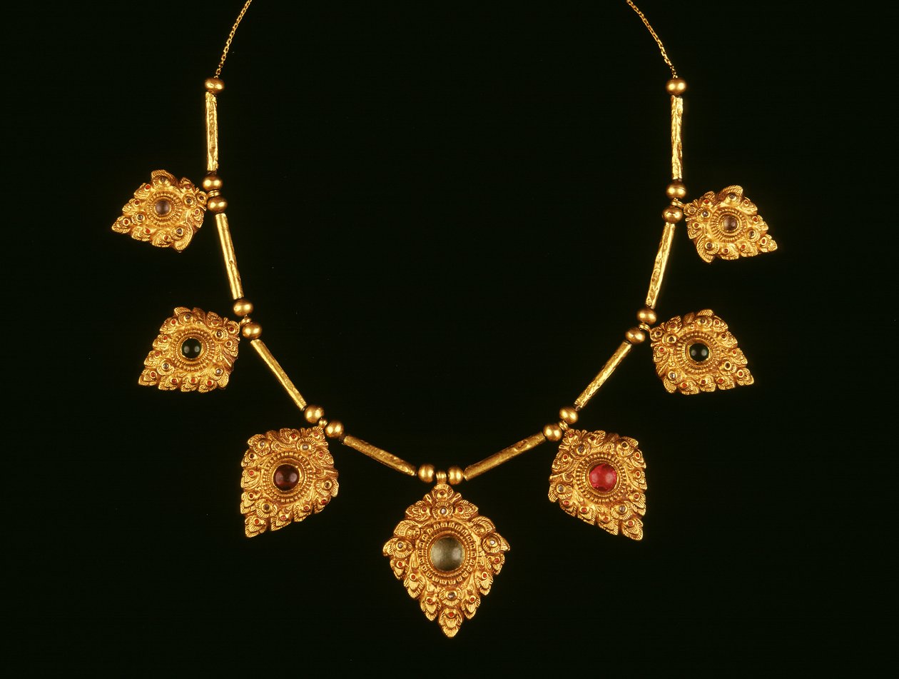 Ketting, 17e-18e eeuw (goud en edelstenen) door Thai School