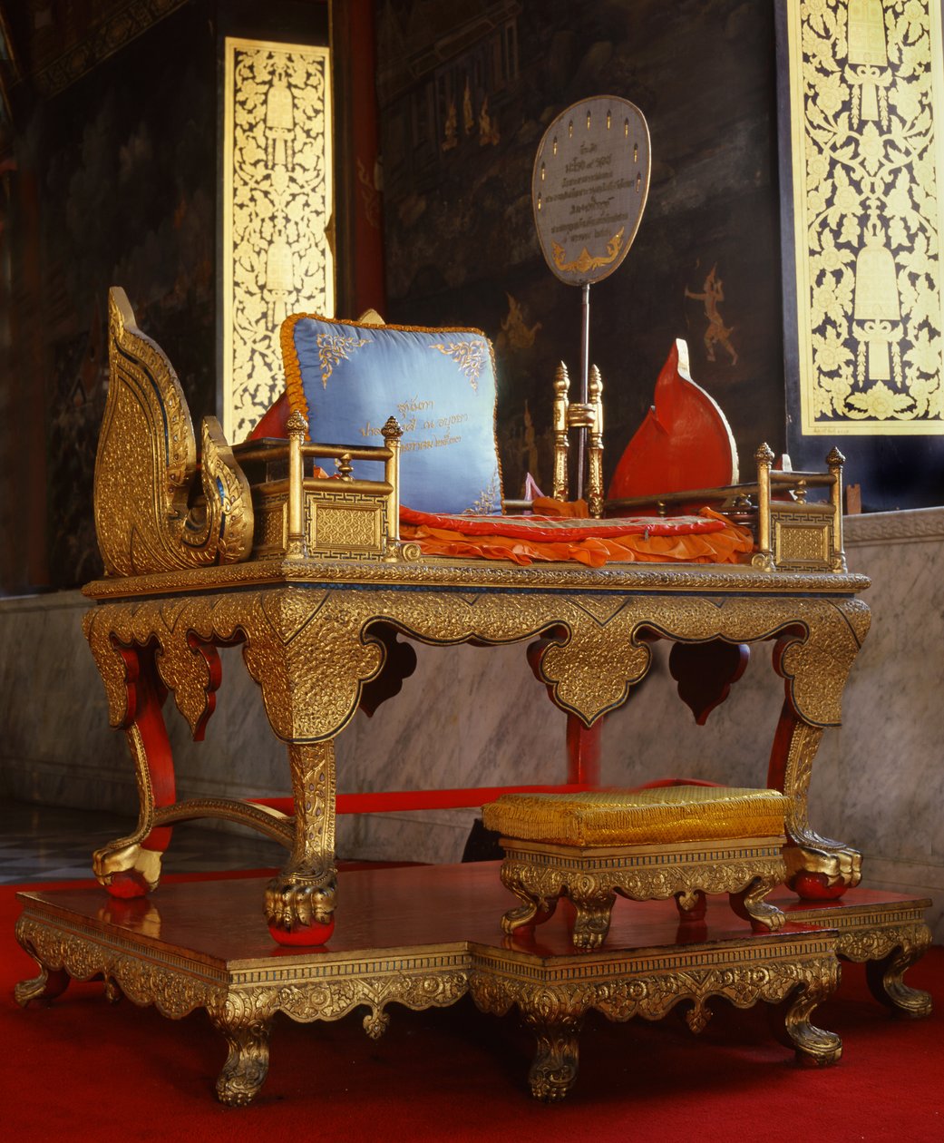Preekstoel (hout en metaal) door Thai School