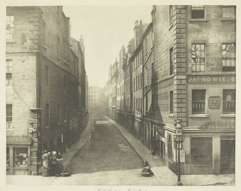 Bell Street vanaf High Street door Thomas Annan