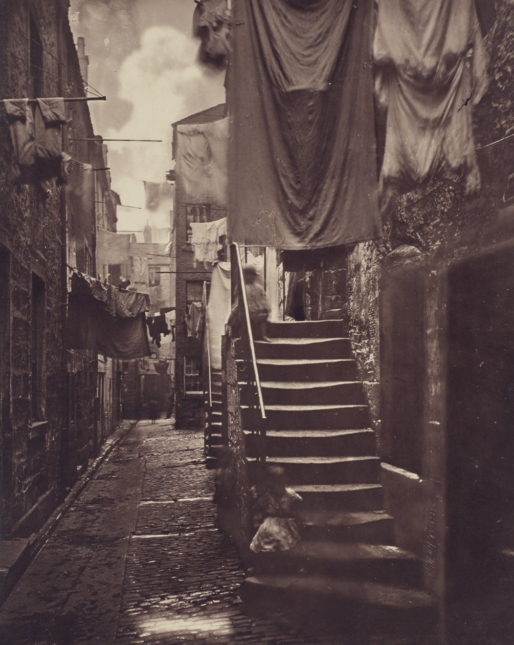 Close, nr. 193 High Street. door Thomas Annan