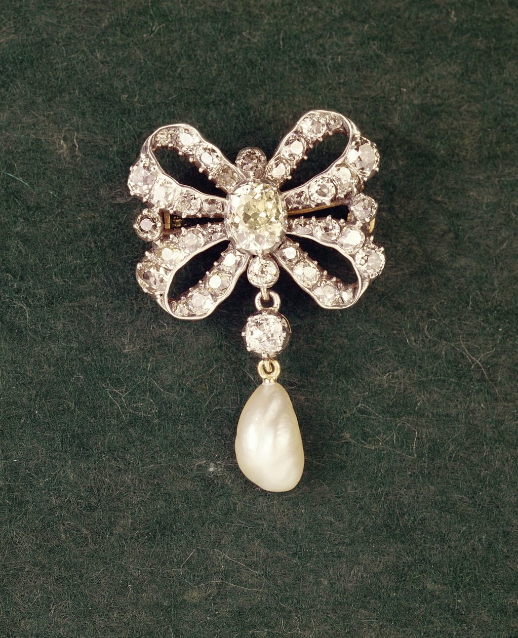 Diamanten broche met hangende parel, ca. 1760, diamant en parel door Unbekannt Unbekannt