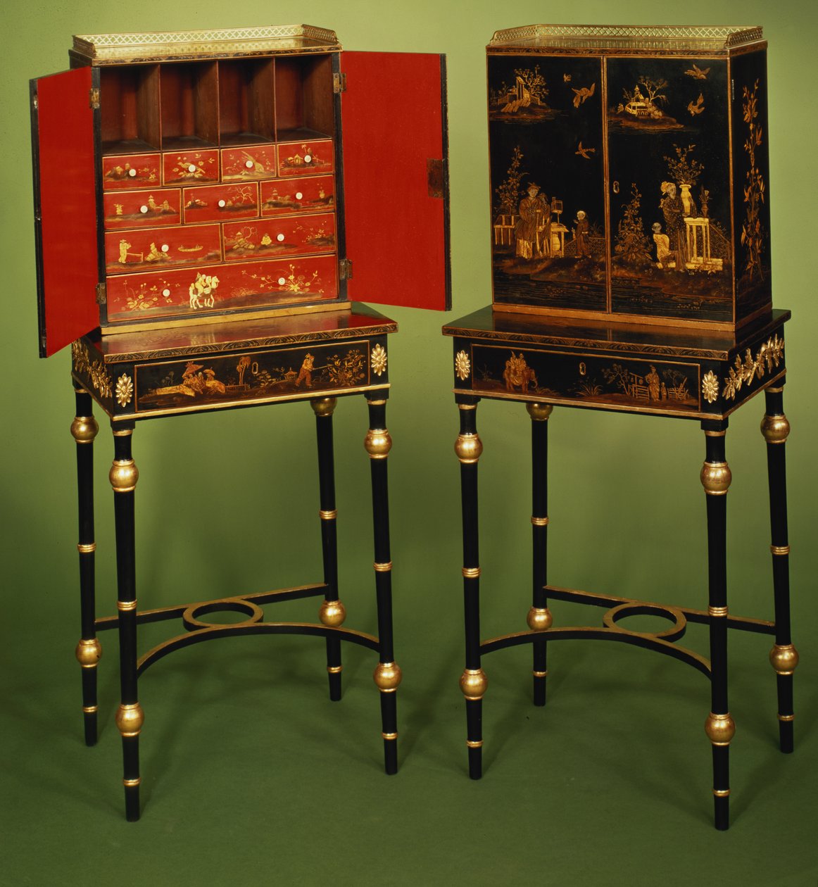 Twee Chinoiserie kasten, ca.1770 lak door Unbekannt Unbekannt