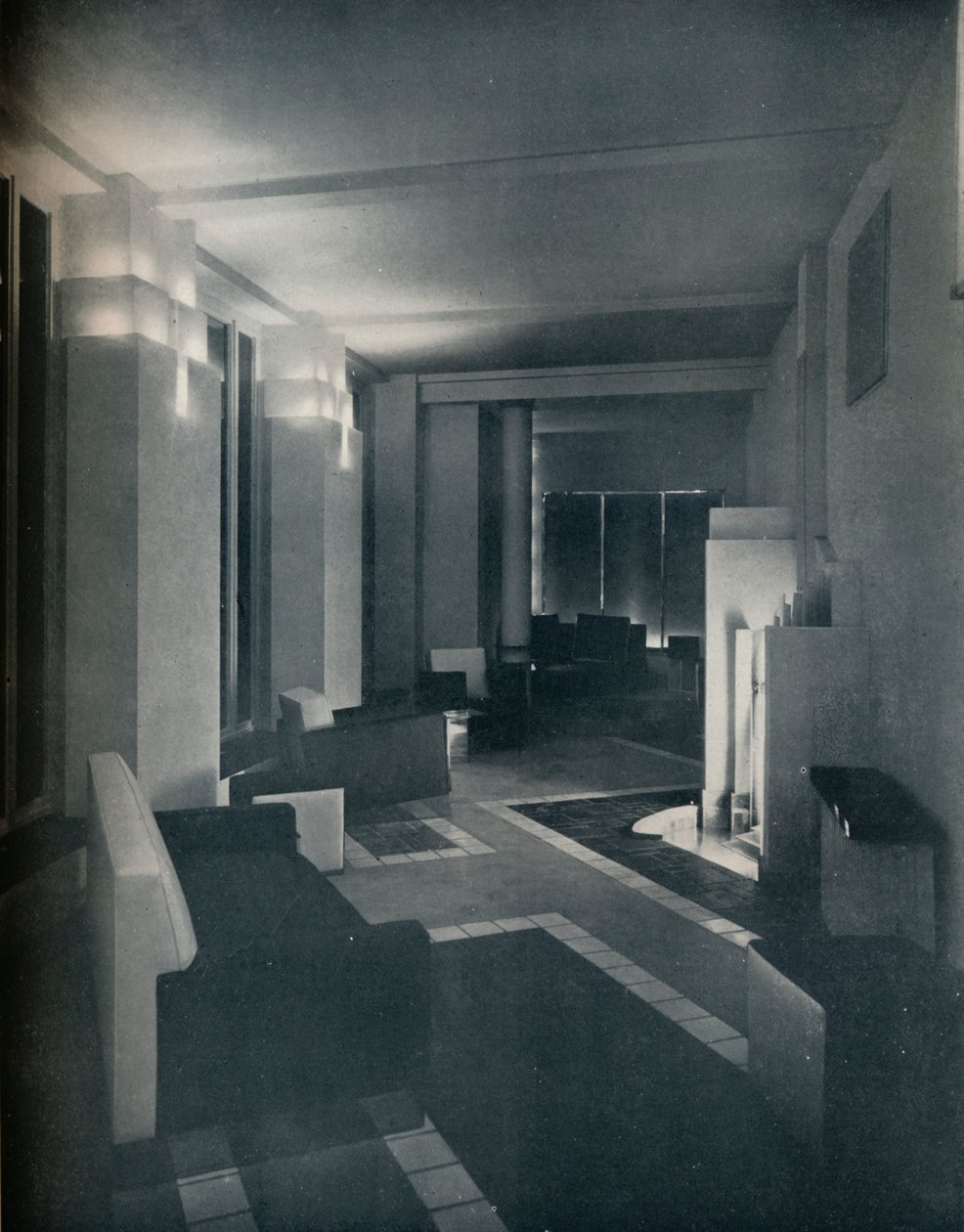 Interieur uit de jaren 1930 met eigentijdse verlichting, 1930 door Unbekannt
