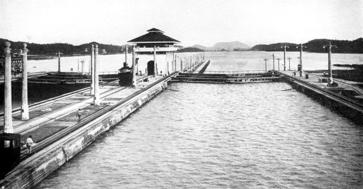 Een sluis op het Panamakanaal, Panama, 1926 door Unbekannt