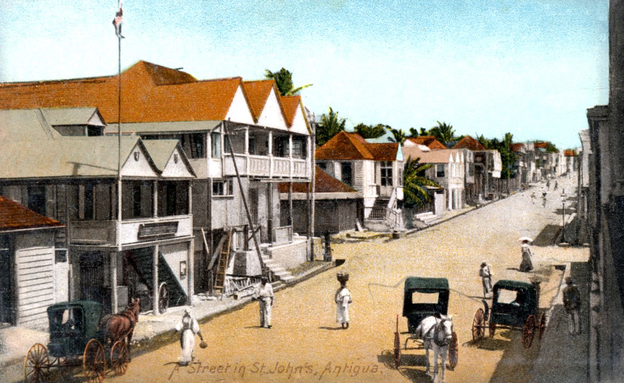 Een straat in St. Johns, Antigua, ca. 1900s door Unbekannt