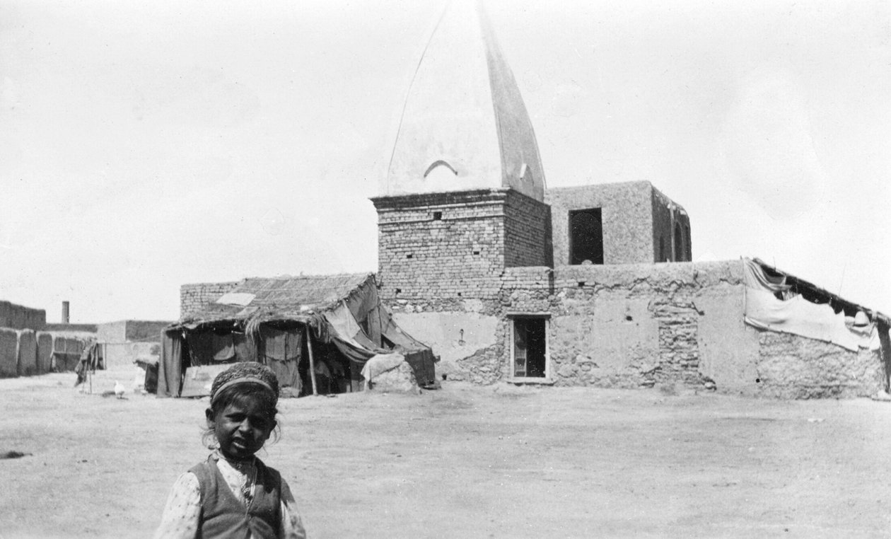 Een tempel in Nowshera, India door Unbekannt