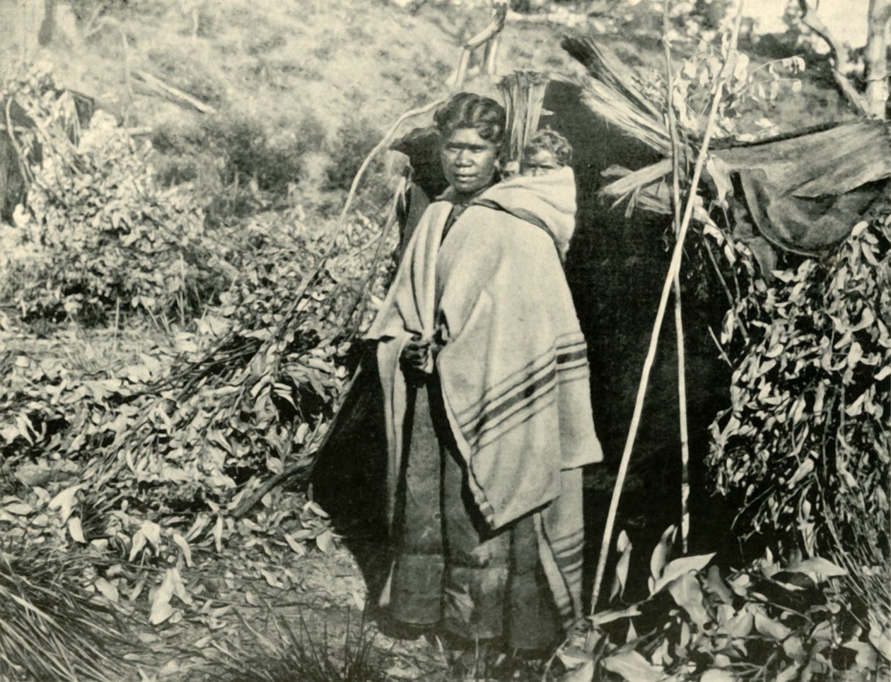 Aboriginal vrouw met kind, 1901 door Unbekannt
