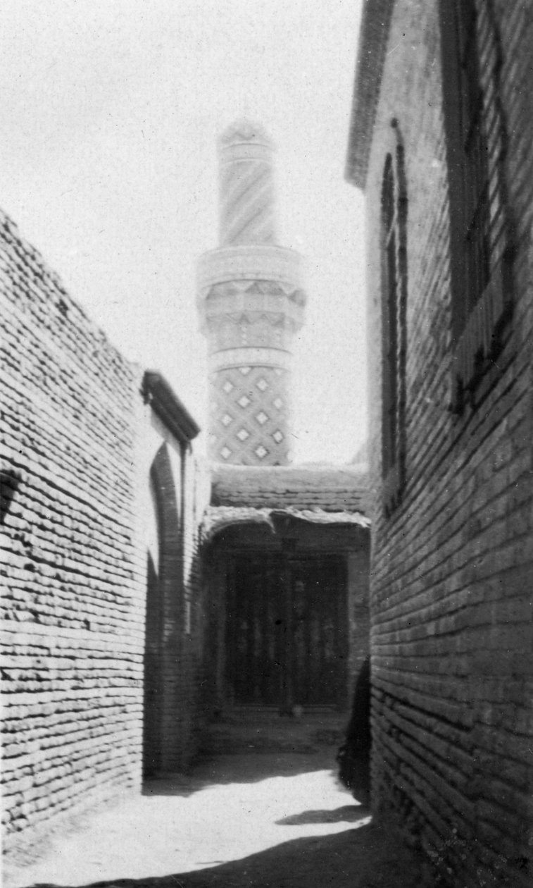 Achterstraat en oude moskee, Bagdad, Irak, 1917-1919 door Unbekannt