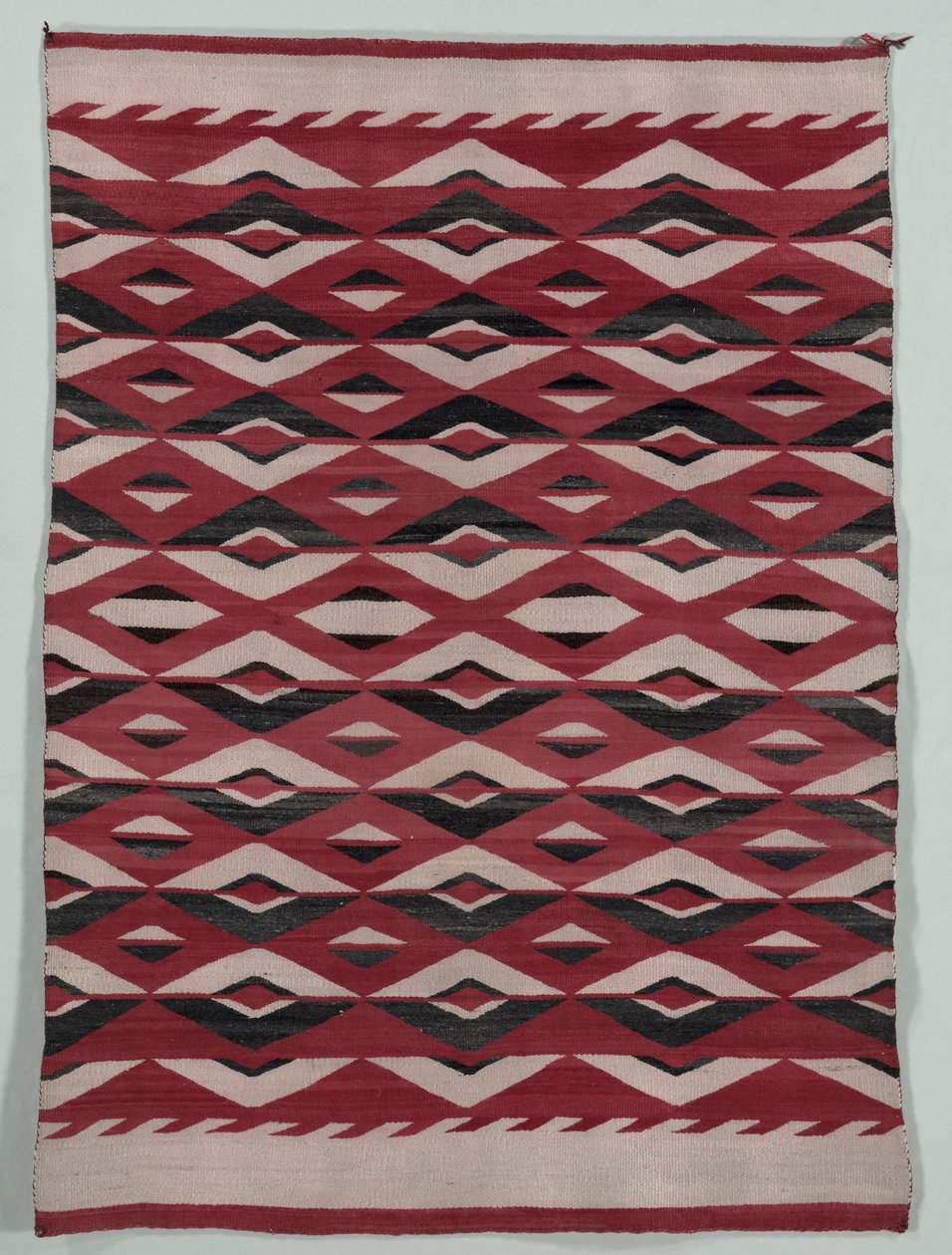 Diamantnetwerkstijl tapijt, ca. 1890-1900 door Unbekannt