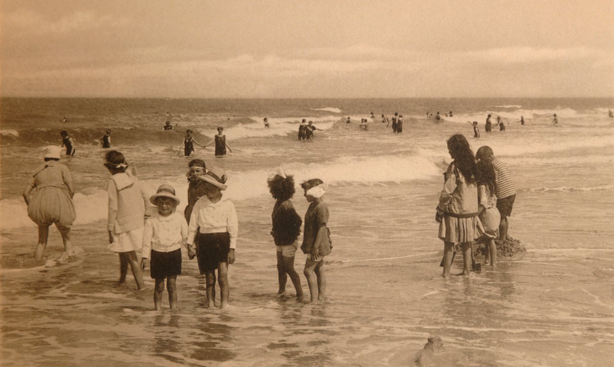 Kinderen in bad, ca. 1900 door Unbekannt