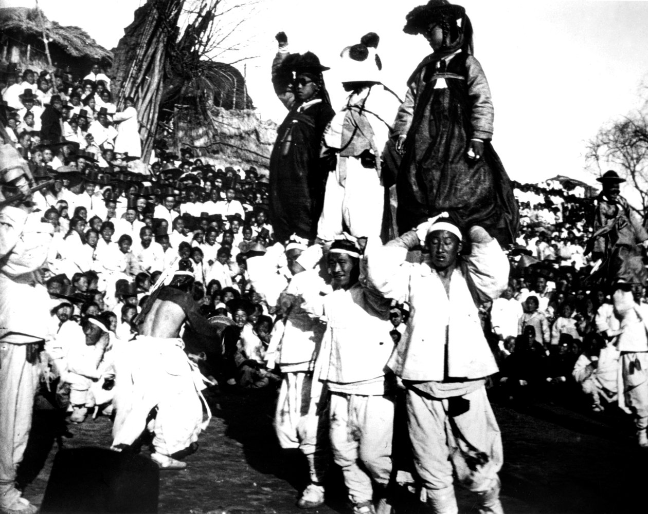 Festival in Korea, 1900 door Unbekannt