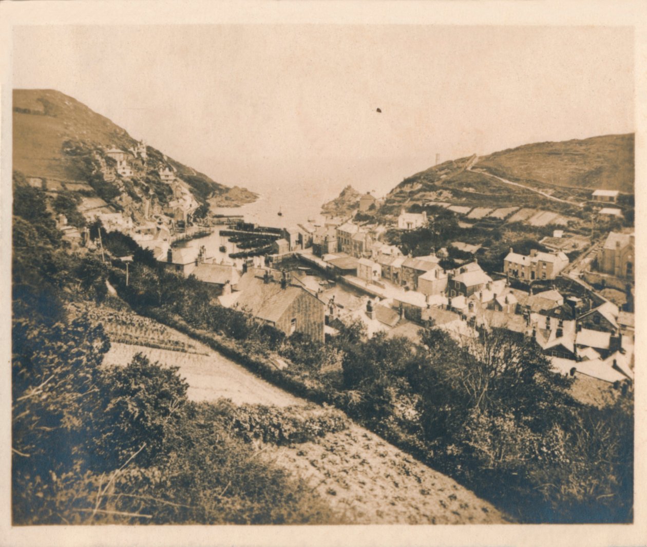 Algemeen uitzicht op Polperro, 1927 door Unbekannt