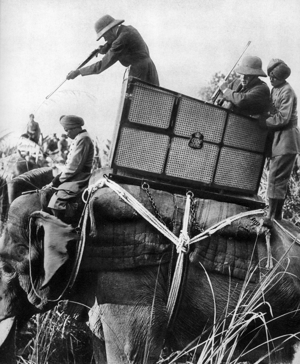 George V schiet tijgers, India door Unbekannt