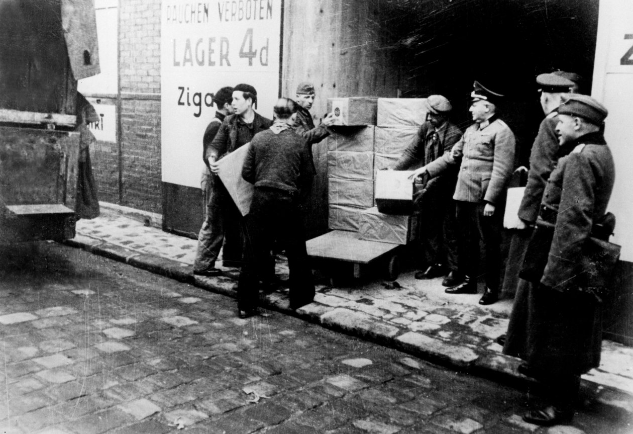 Duits bevoorradingsdepot, bezet Parijs, februari 1941 door Unbekannt