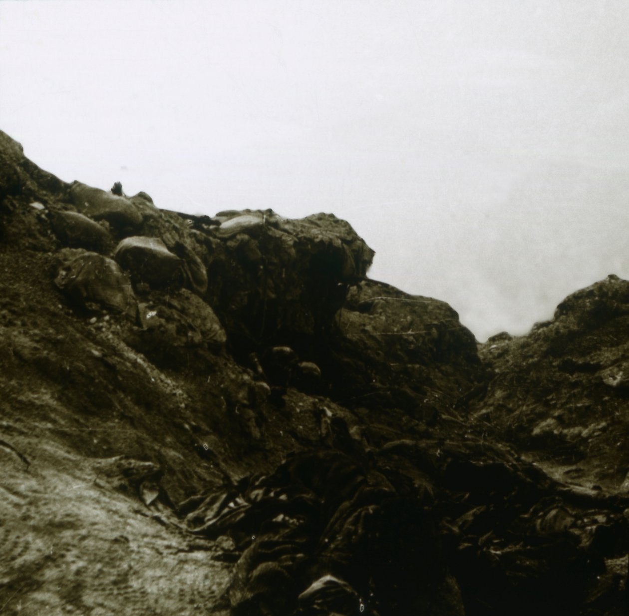 Duitse loopgraaf, Combles, Noord-Frankrijk, ca. 1914-ca. 1918 door Unbekannt