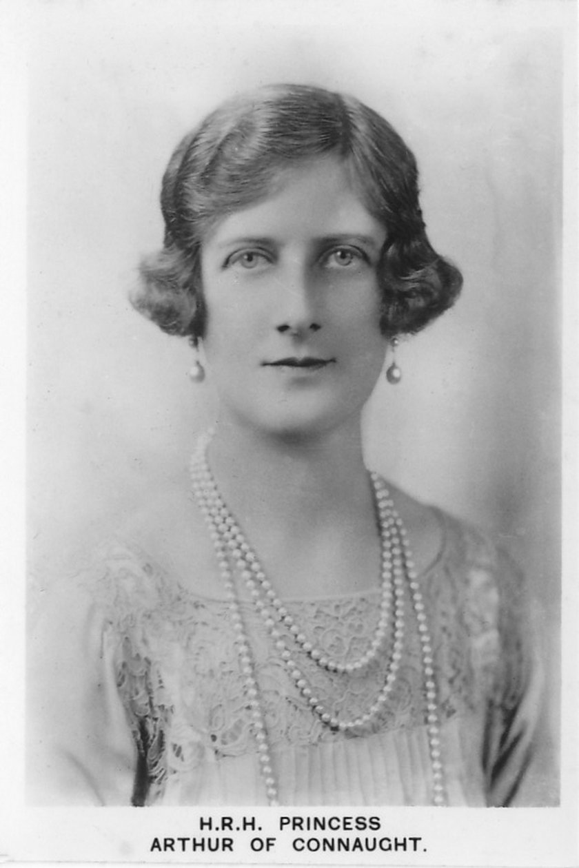 HRH Prinses Arthur van Connaught, 1937 door Unbekannt