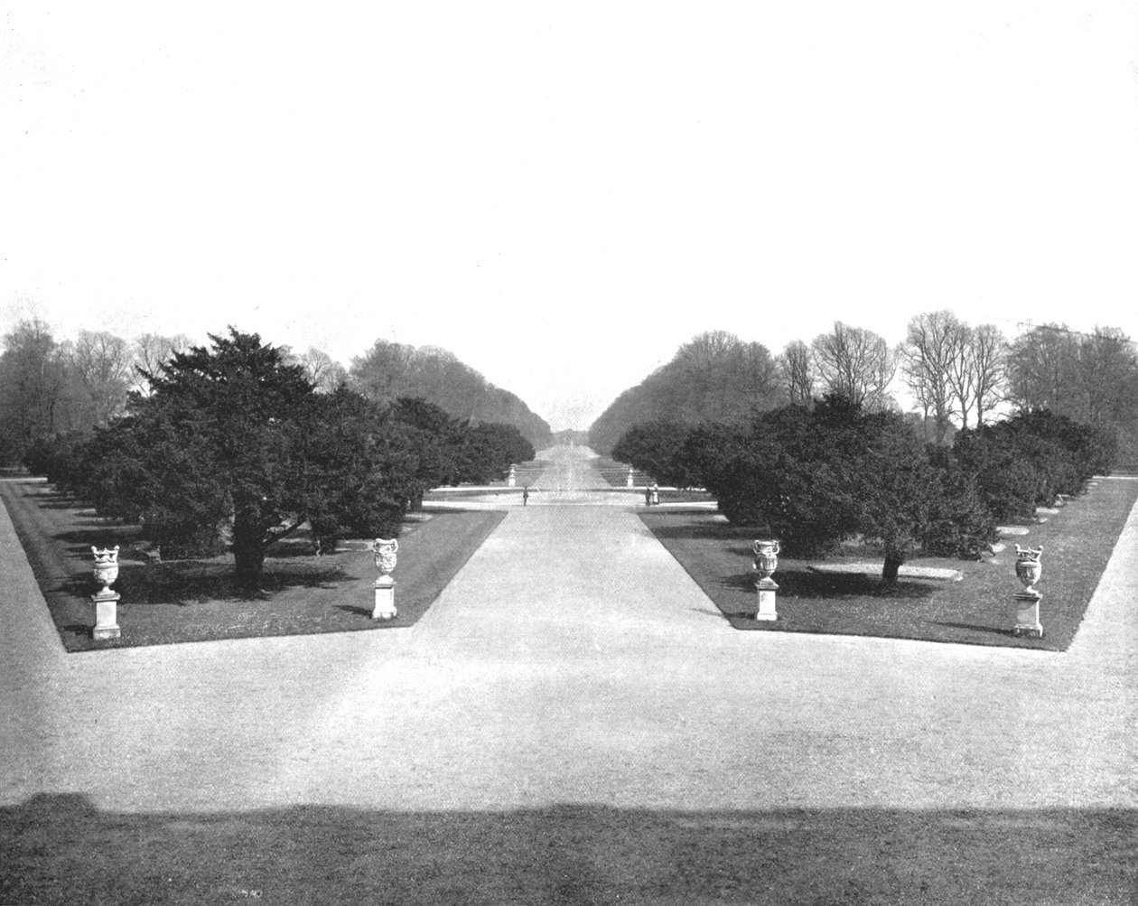 Hampton Court Palace Gardens, Richmond, Londen, 1894 door Unbekannt