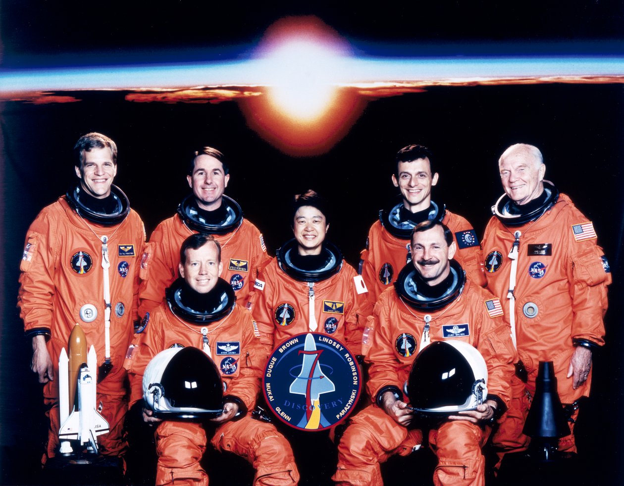 John Glenn en bemanning, juni 1998 door Unbekannt