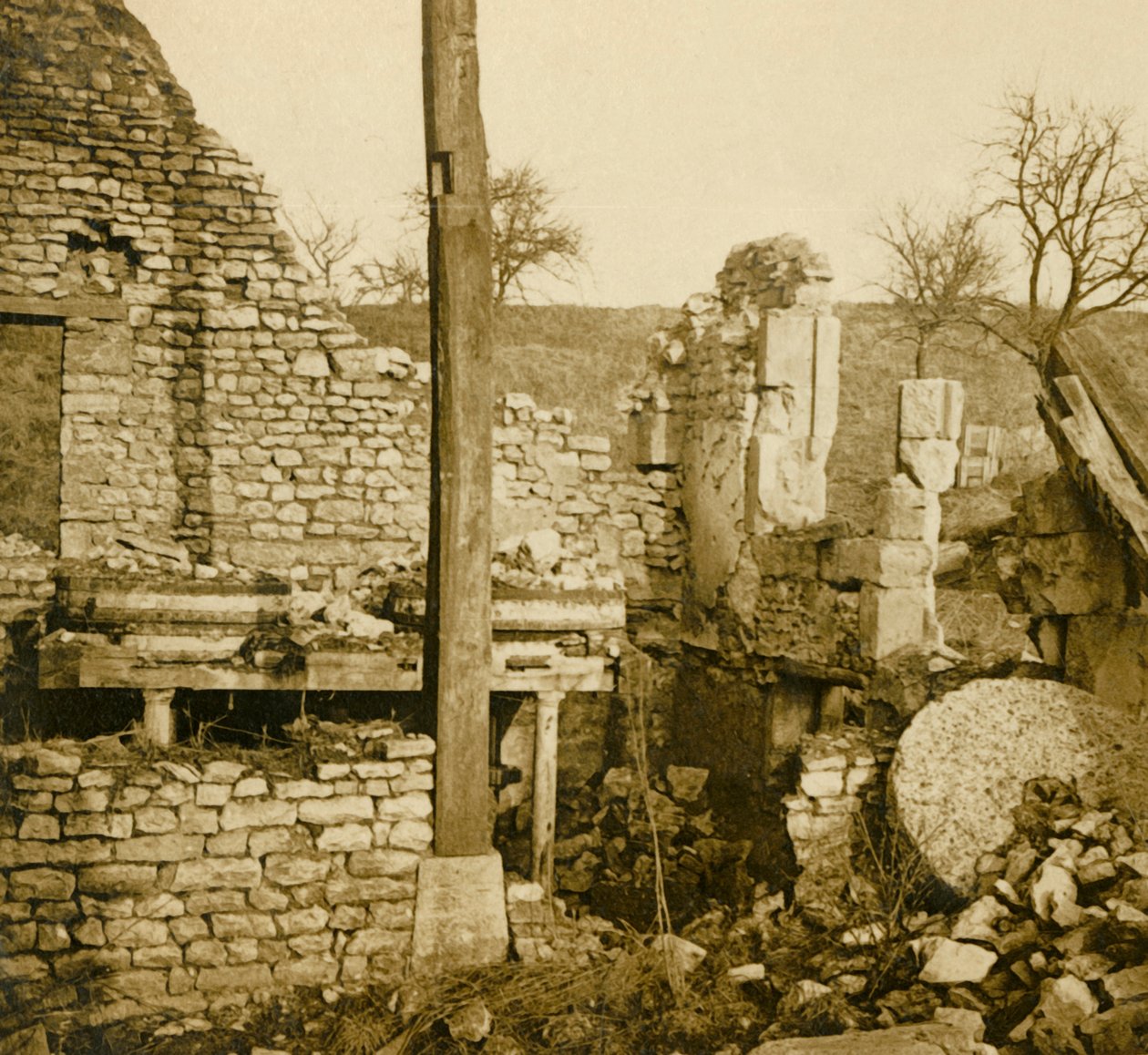 Molen bij Les Éparges, Noord-Frankrijk, ca. 1914-ca. 1918 door Unbekannt