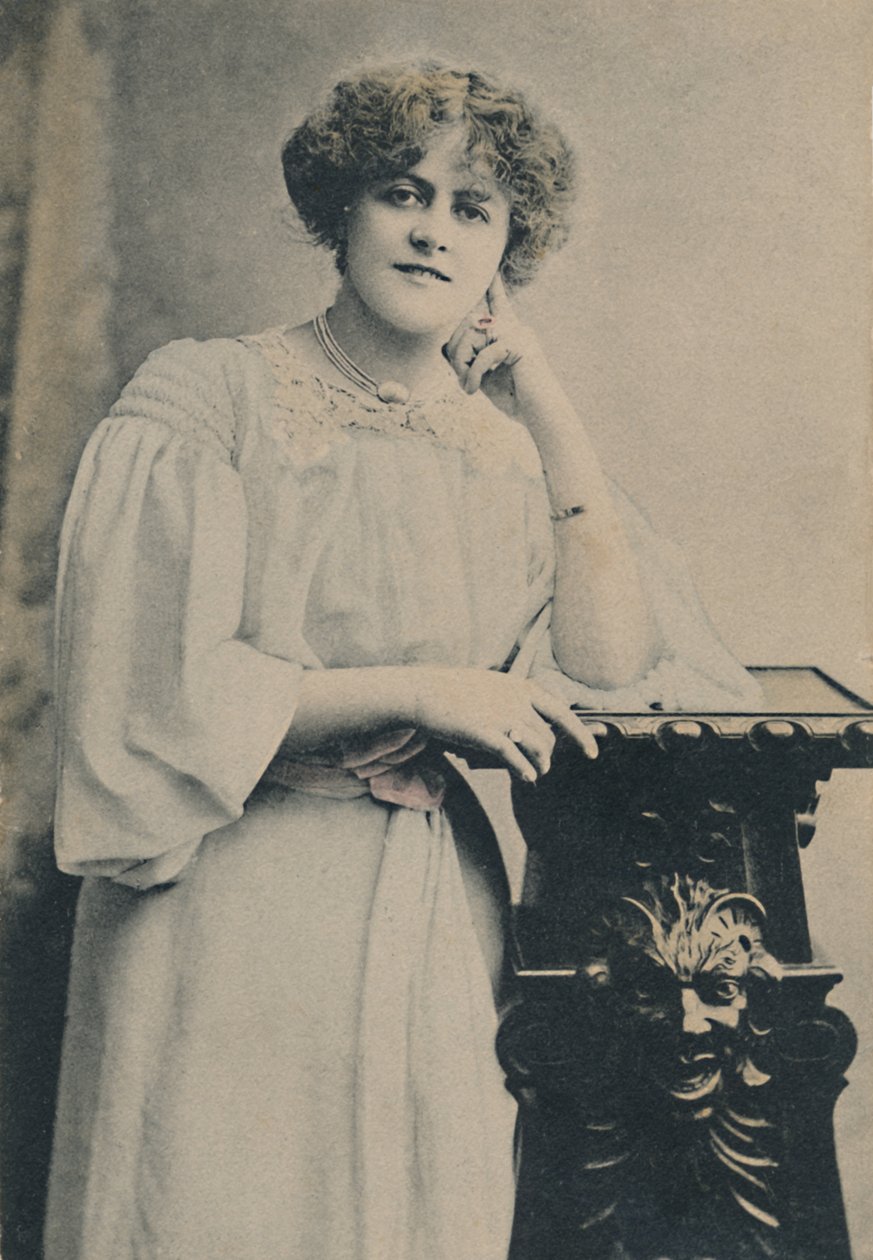 Miss Marie Studholme, 1872-1930, ca. 1930 door Unbekannt