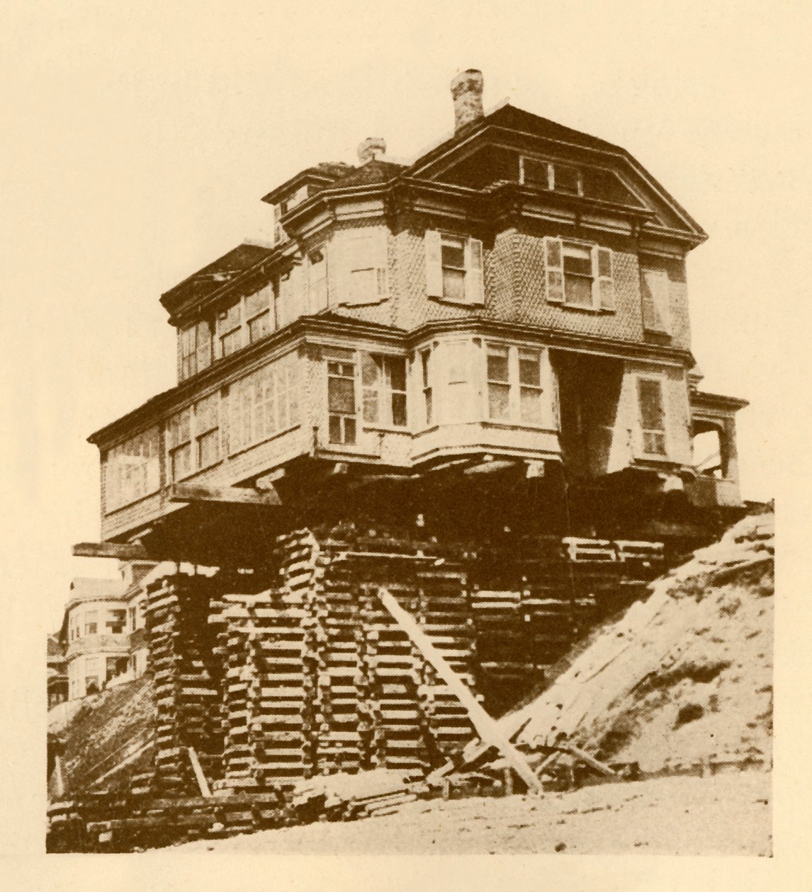 Een huis verplaatsen, ca. 1930 door Unbekannt