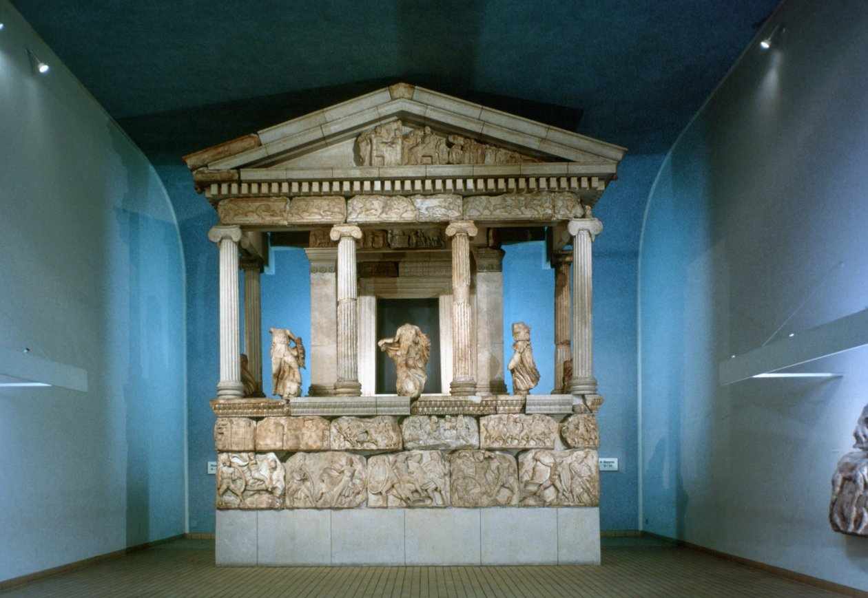Nereïde Monument, Lykisch, 390-380 v.Chr. door Unbekannt