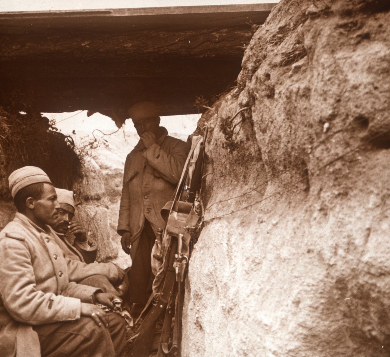 Noord-Afrikaanse infanterie in loopgraven, c1914-c1918 door Unbekannt