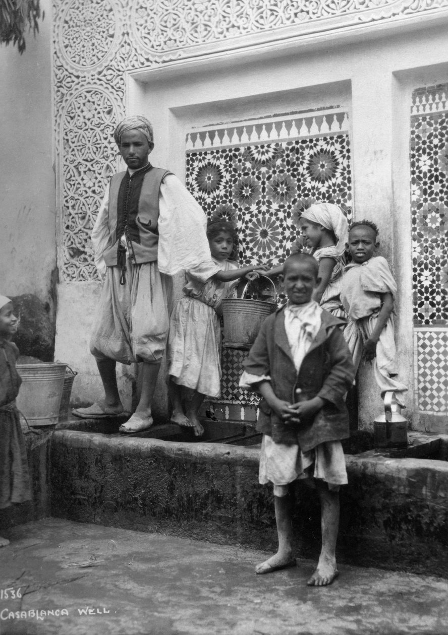 Mensen bij een put, Casablanca, Marokko, ca. 1920s-1930s door Unbekannt