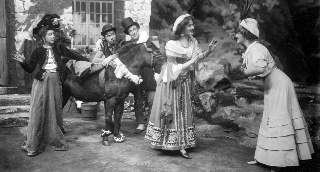 Uitvoering van The Gay Gordons, ca. 1907 door Unbekannt