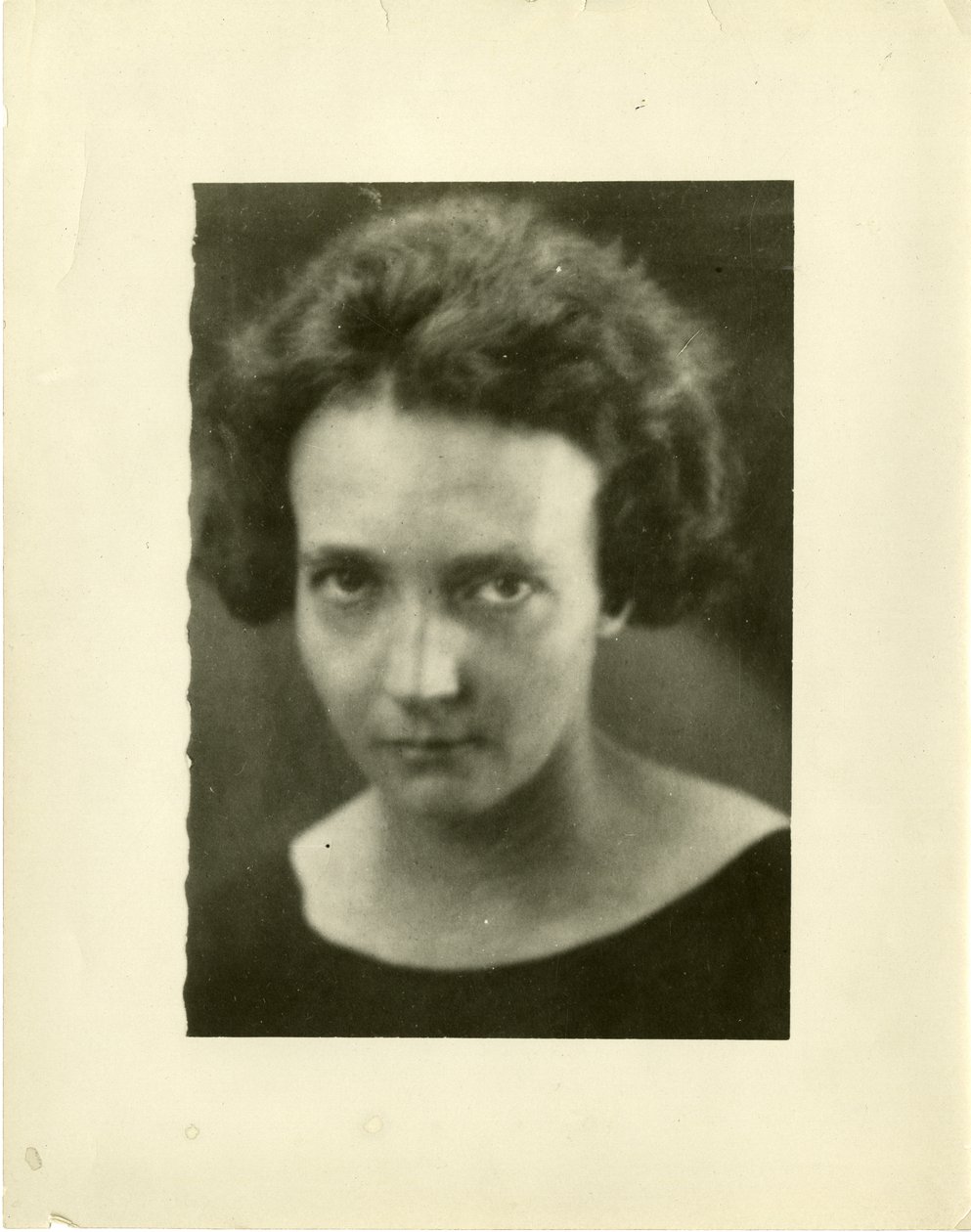 Portret van Irène Joliot-Curie 1897-1956 door Unbekannt
