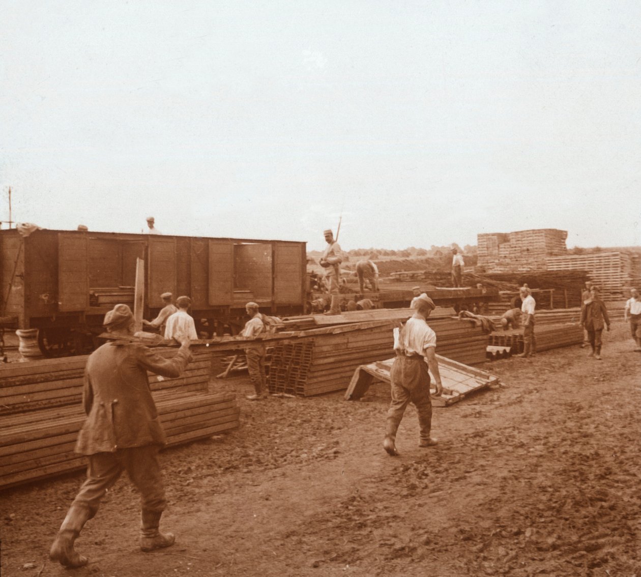 Gevangenen, Genicourt, Noord-Frankrijk, ca. 1914-ca. 1918 door Unbekannt
