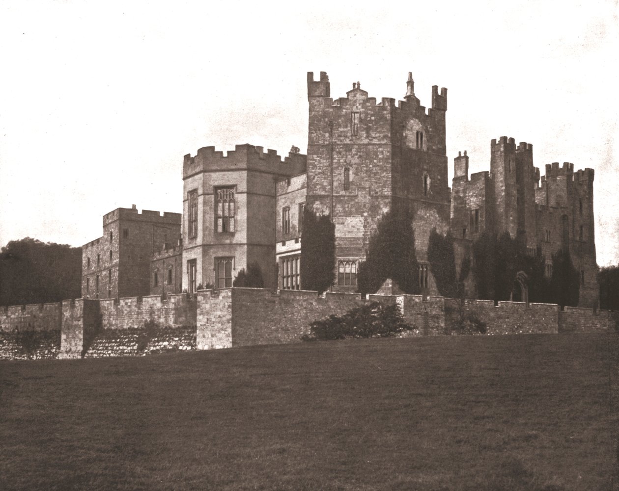 Raby Castle, County Durham, 1894 door Unbekannt