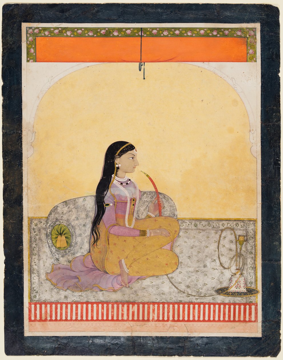 Zittende dame die een waterpijp rookt, ca. 1780 door Unbekannt