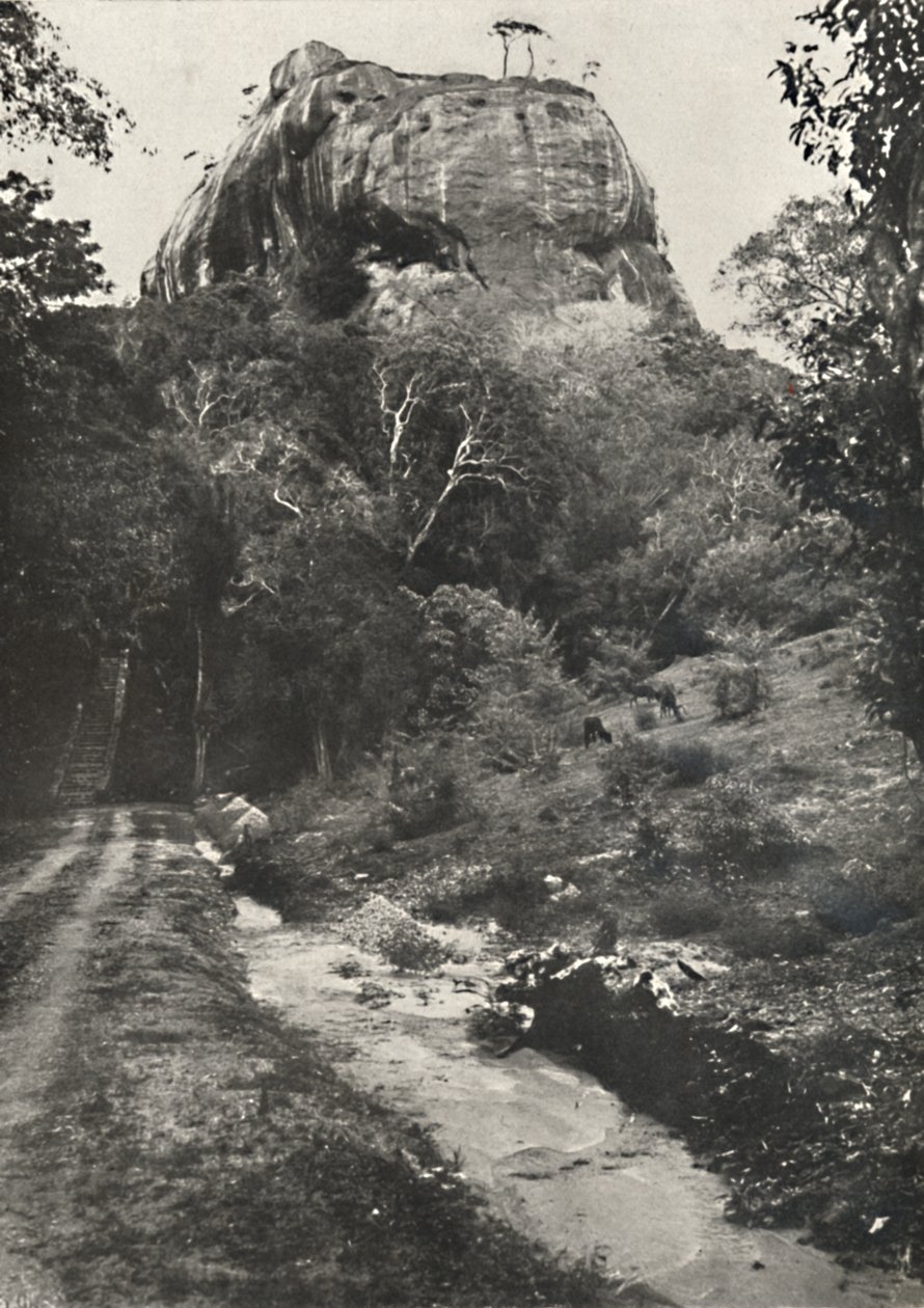 Sigiri, vanuit het zuiden gezien, 1926 door Unbekannt