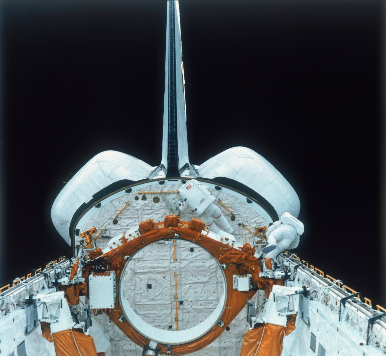 Space Shuttle Astronaut op EVA, 1980s door Unbekannt