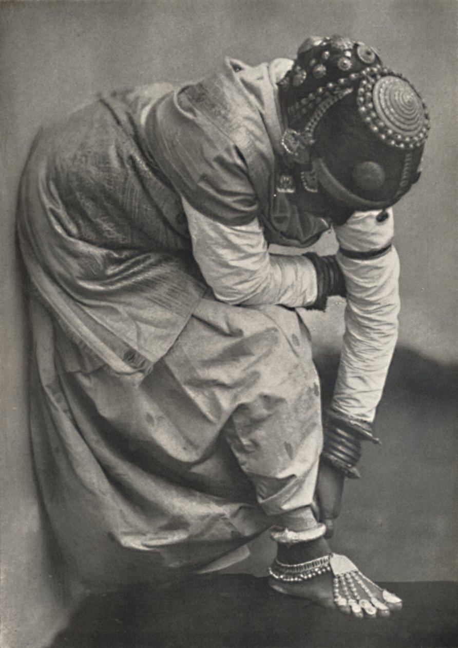 Tamulin met voet- en hoofdsieraad, 1926 door Unbekannt