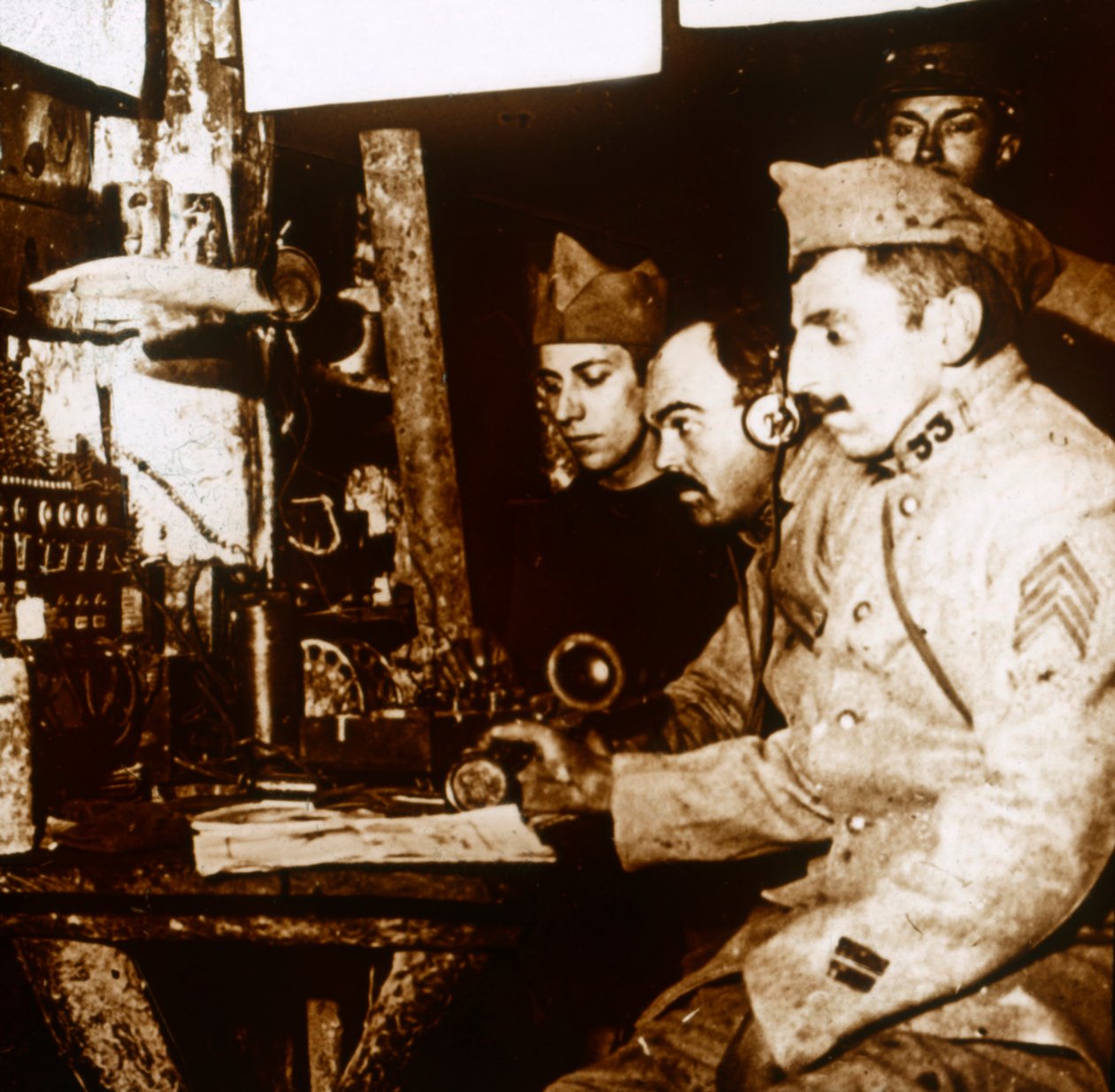 Telefoniste, ca. 1914-ca. 1918 door Unbekannt