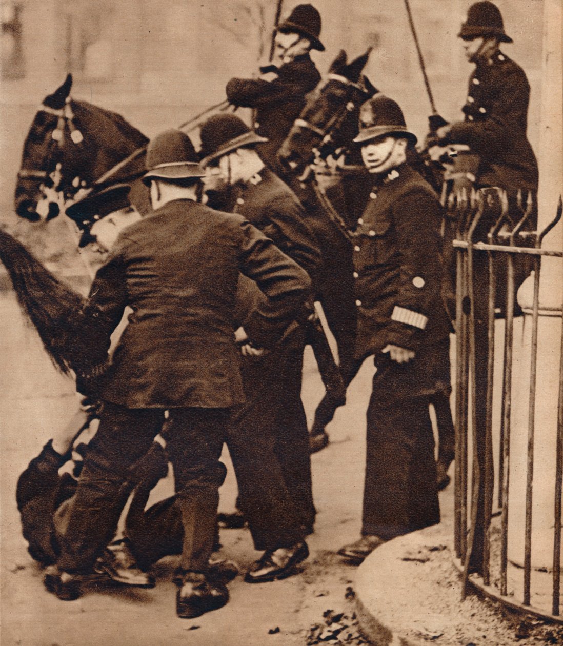 De hongermarsers, 1932, 1938 door Unbekannt