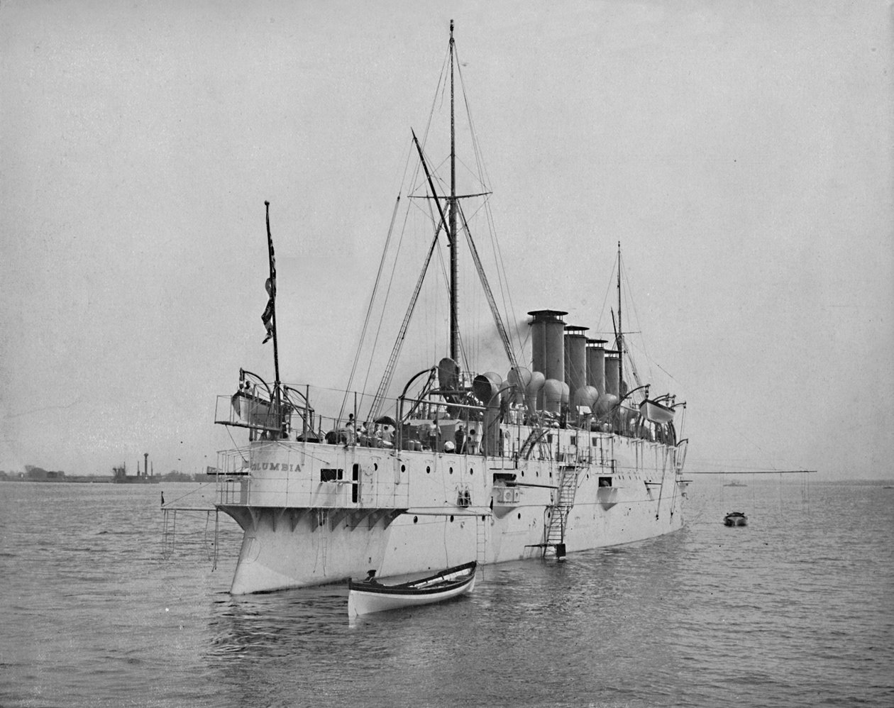 De beschermde kruiser Columbia, ca. 1897 door Unbekannt