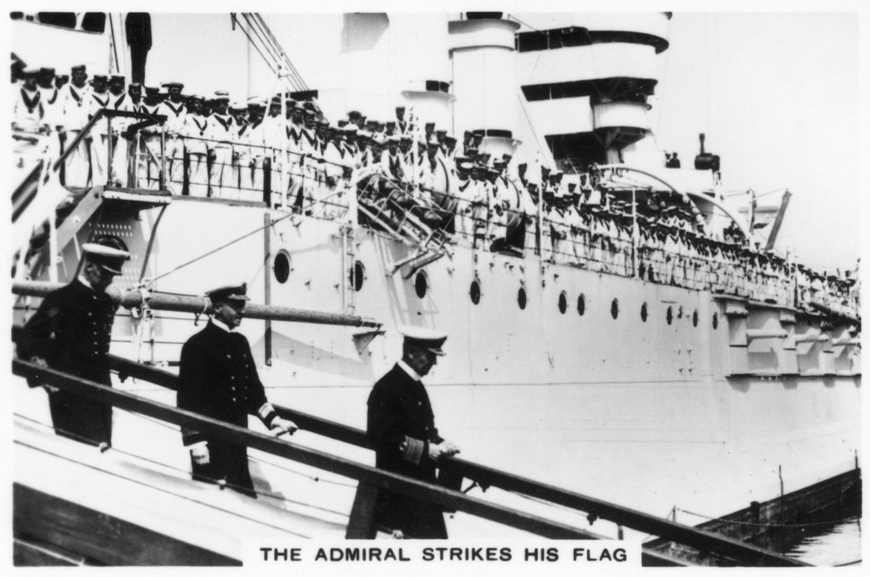 De admiraal strijkt zijn vlag, HMS Warspite, 1937 door Unbekannt
