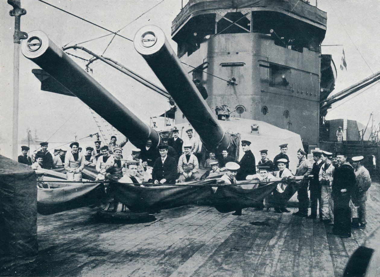 De grote kanonnen van HMS New Zealand, ca. 1914 door Unbekannt