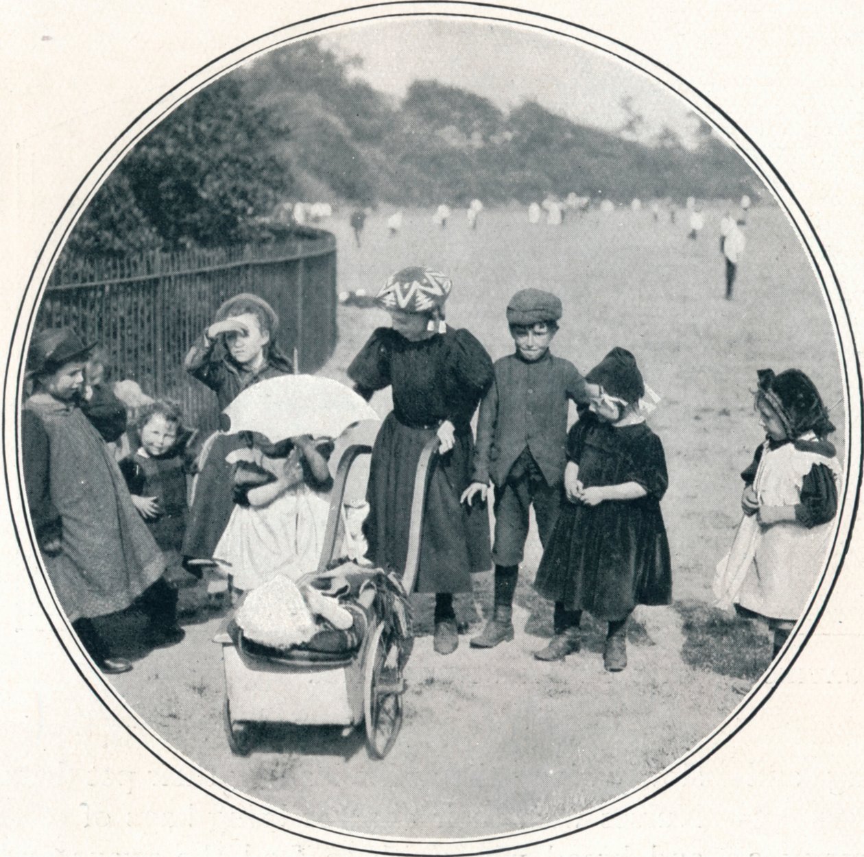 De kleine moeder, Regents Park, Londen, ca. 1900-1901 door Unbekannt